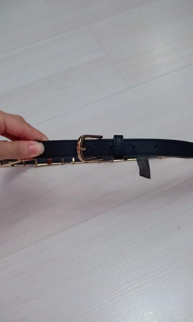 Mango Black and gold details belt (Category: Belts) located in Manila. Submitted by declutter_with_s (Listing ID 236369151, Image 2). Description: mint condition, used few times to specific pants only on an occasion.