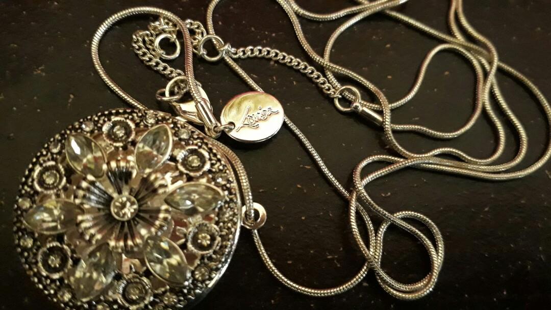 Sterling Silver Locket Pendant Necklace Price Negotibale Orig Price Around 32aud Women S Fashion Watches Accessories Other Accessories On Carousell