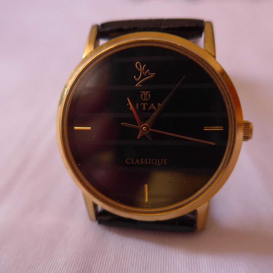 Titan Classique Round Black Dial Watch