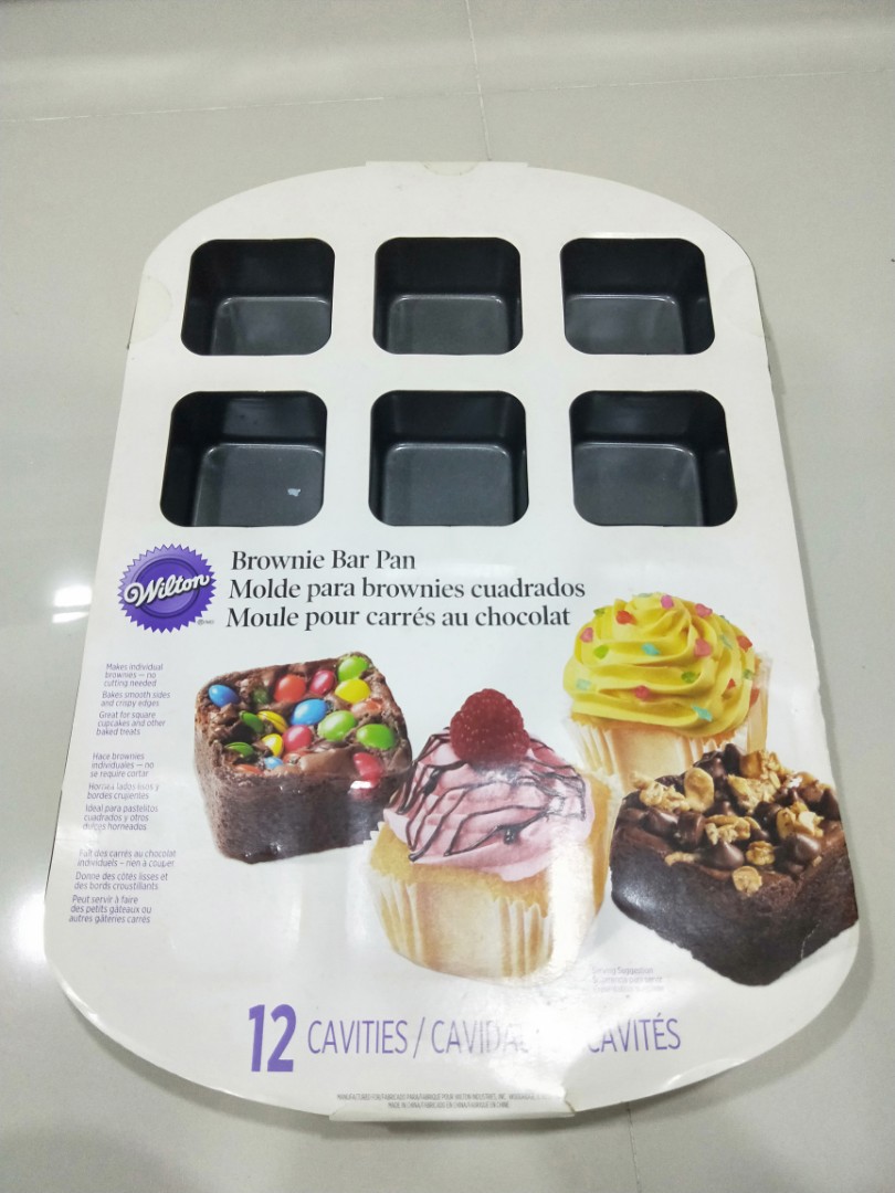 WILTON BROWNIE BAR PAN, Furniture & Home Living, Kitchenware