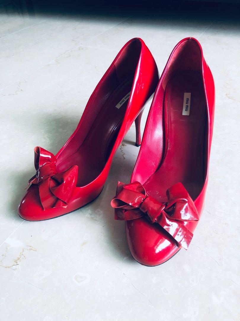 miu miu red pumps