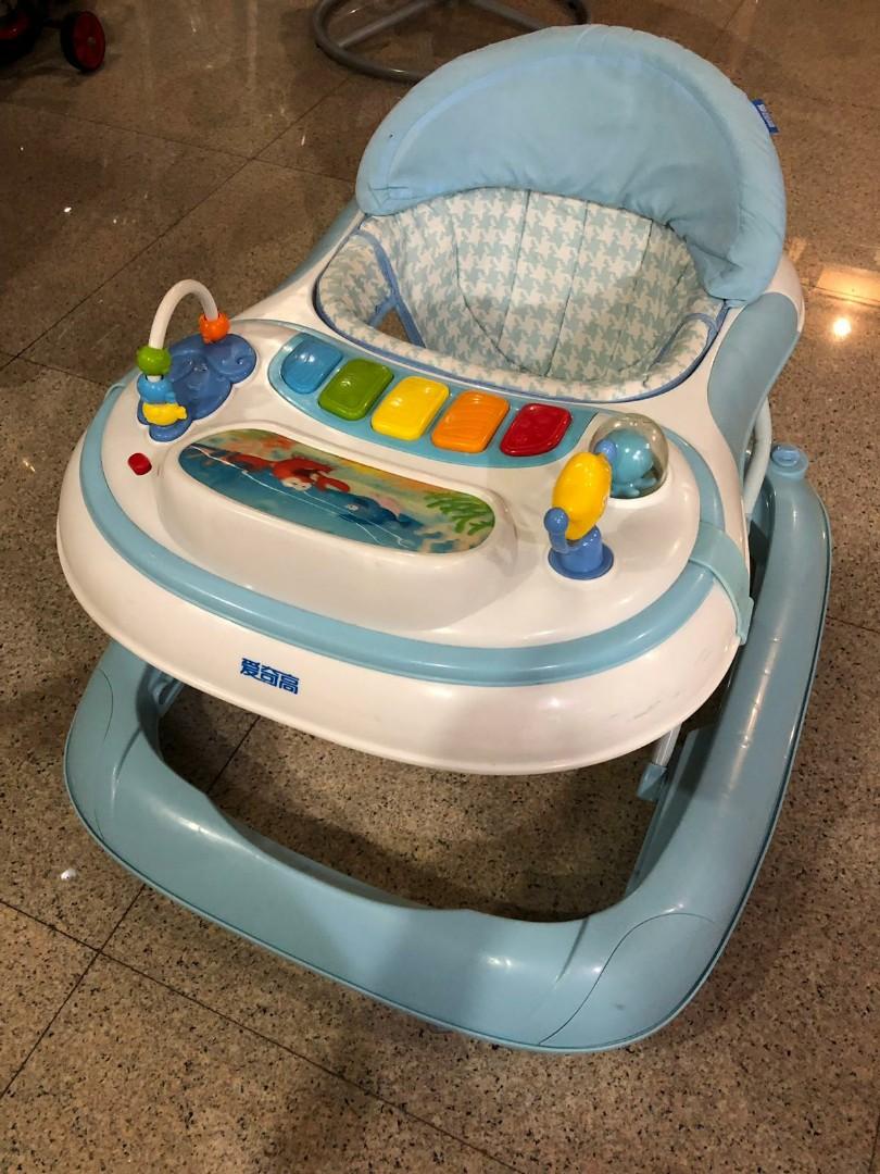 baby walker with feeding tray