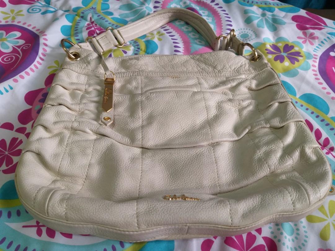 Cole hann bag (Category: Cross-body Bags) located in Manila. Submitted by mallows__ (Listing ID 236536513, Image 1). Description: Rush sale cole hann bag. Slightly negotiable..