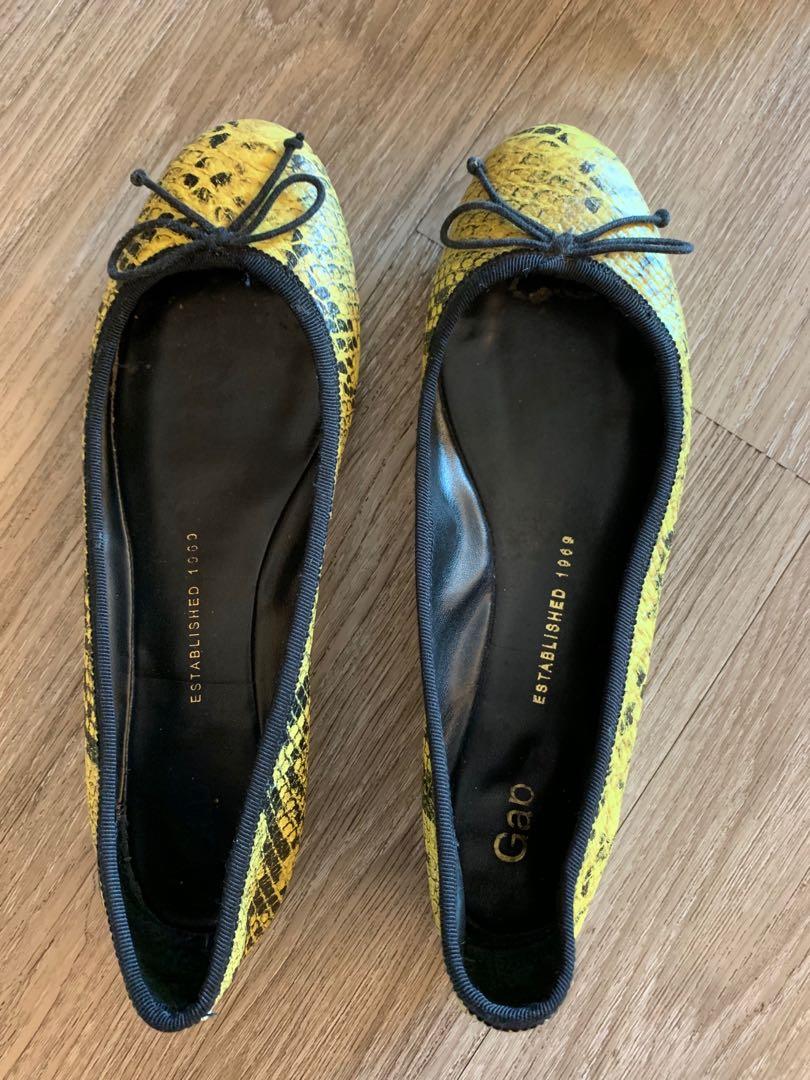 gap ballerina flats