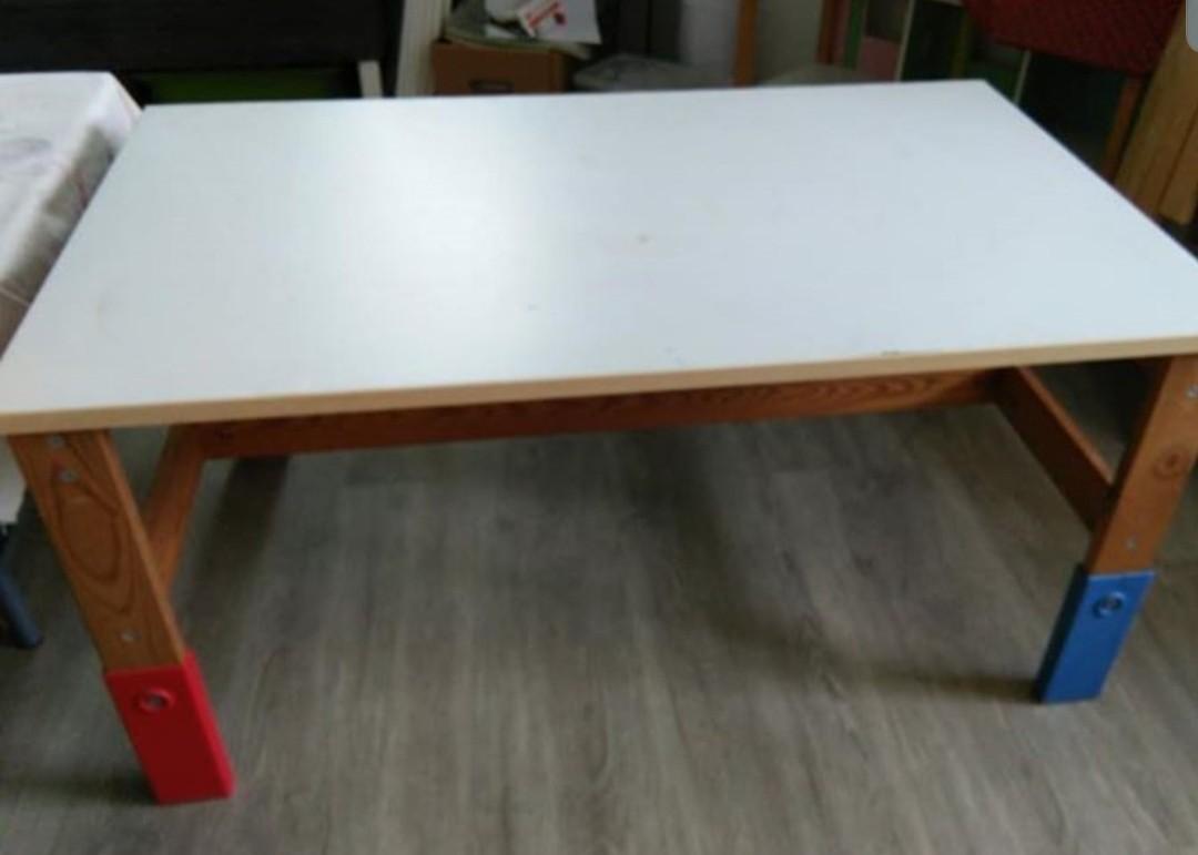 height adjustable childrens table