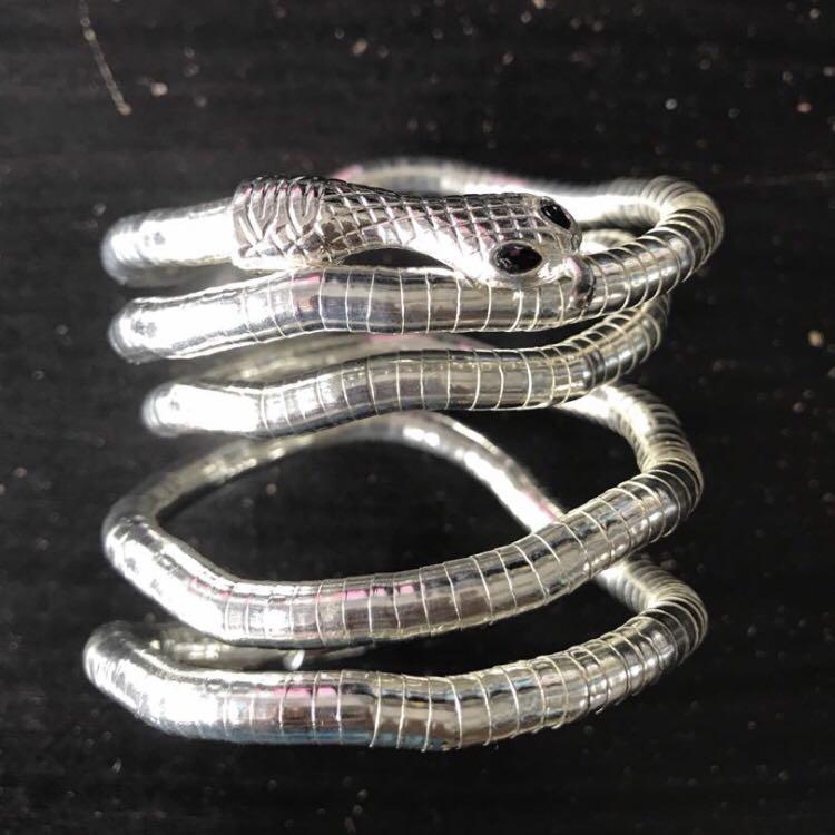 Isabelle Lightwood S Electrum Snake Whip Women S Fashion Jewelry Organisers Precious Stones On Carousell