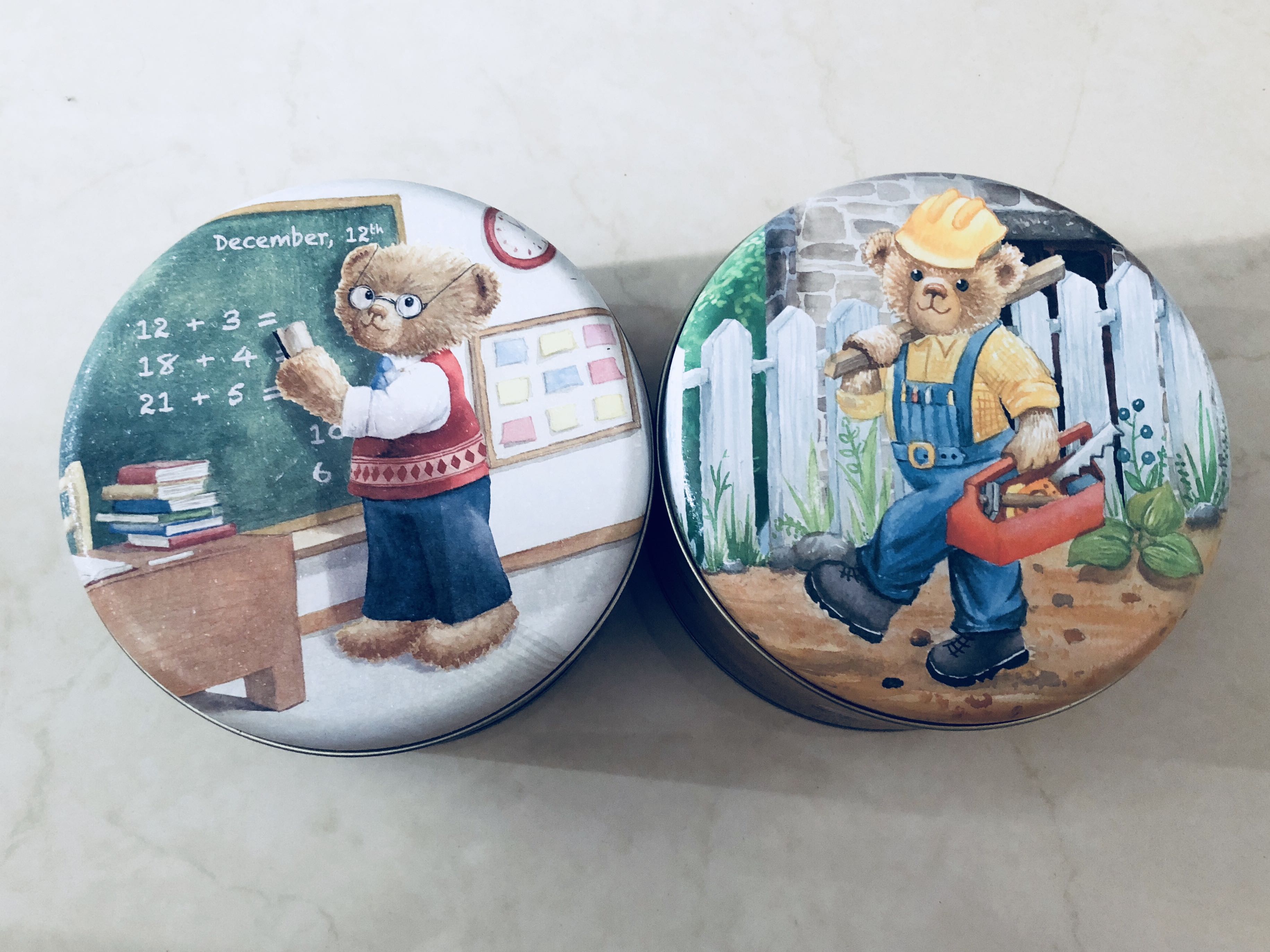 Jenny Bakery Large Biscuit Tin 640g, Everything Else on Carousell