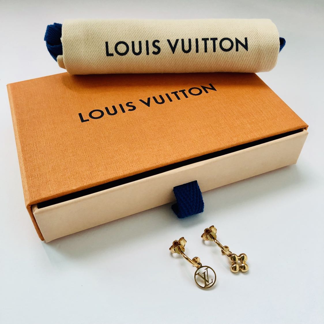 Authentic Earrings LV Blooming Italy/plated Gold -  Australia