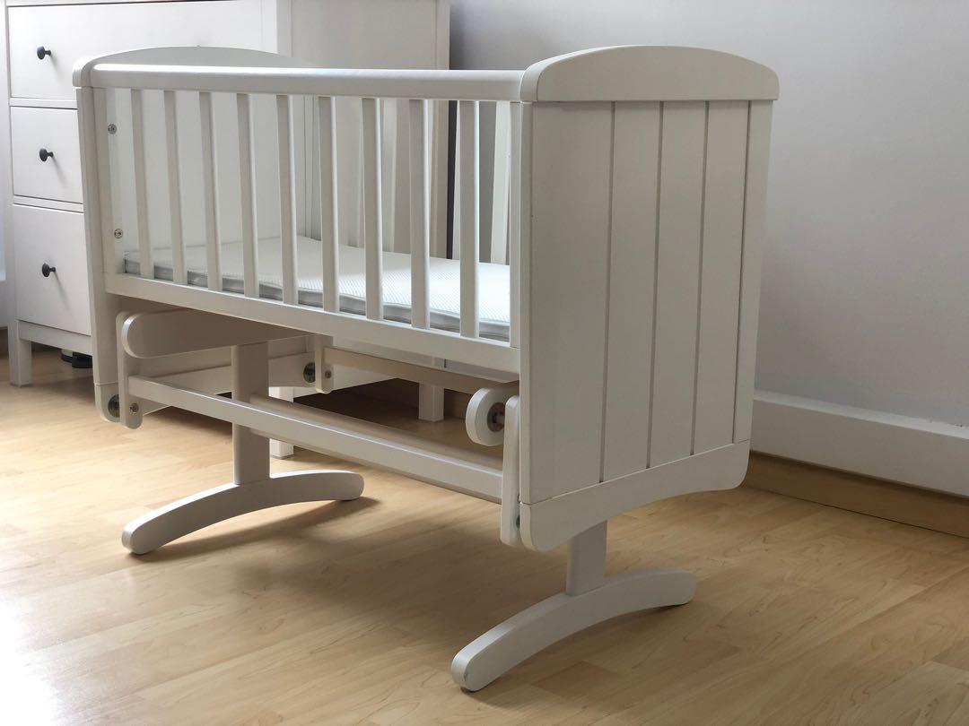 Mothercare deluxe gliding crib outlet