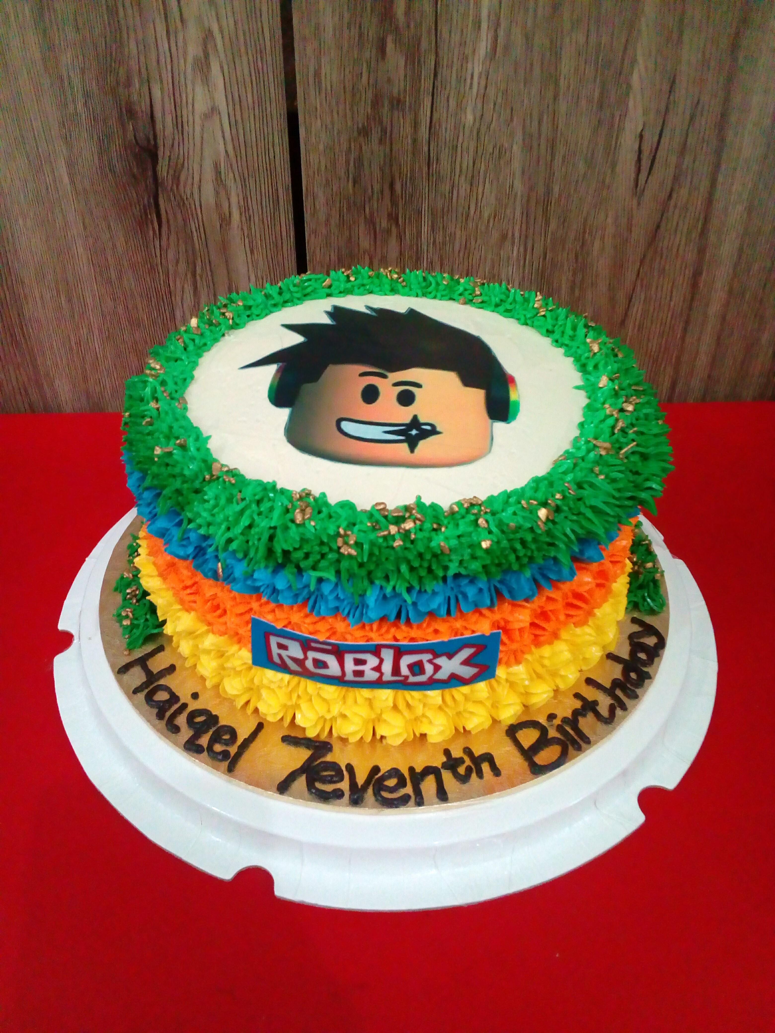 Roblox Cake 8inch Round Food Drinks Baked Goods On Carousell