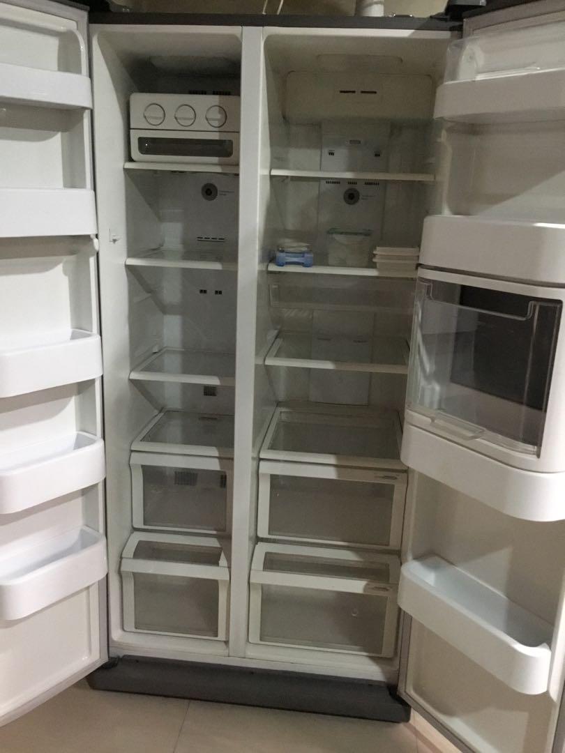 Samsung 2 Door Refrigerator (defective need to be serviced), TV & Home