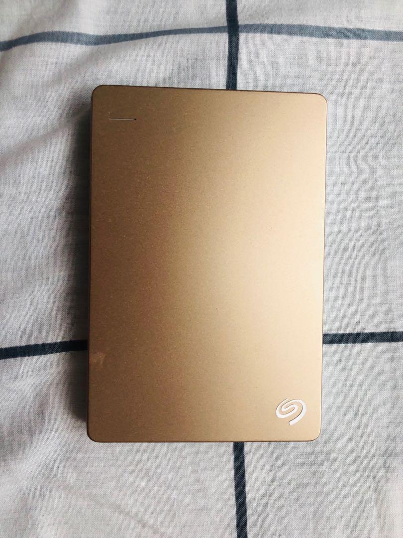 Seagate 1TB Backup Plus Slim Portable Hard disk (Category: Hard Disks & Thumbdrives) located in Davao. Submitted by isabelle_1104 (Listing ID 236523880, Image 1). Description: Used once only. Had to buy since my laptop broke and had to transfer all my files before having it reformat and now i no longer need it. Comes with a pouch. No scratches or flaws.