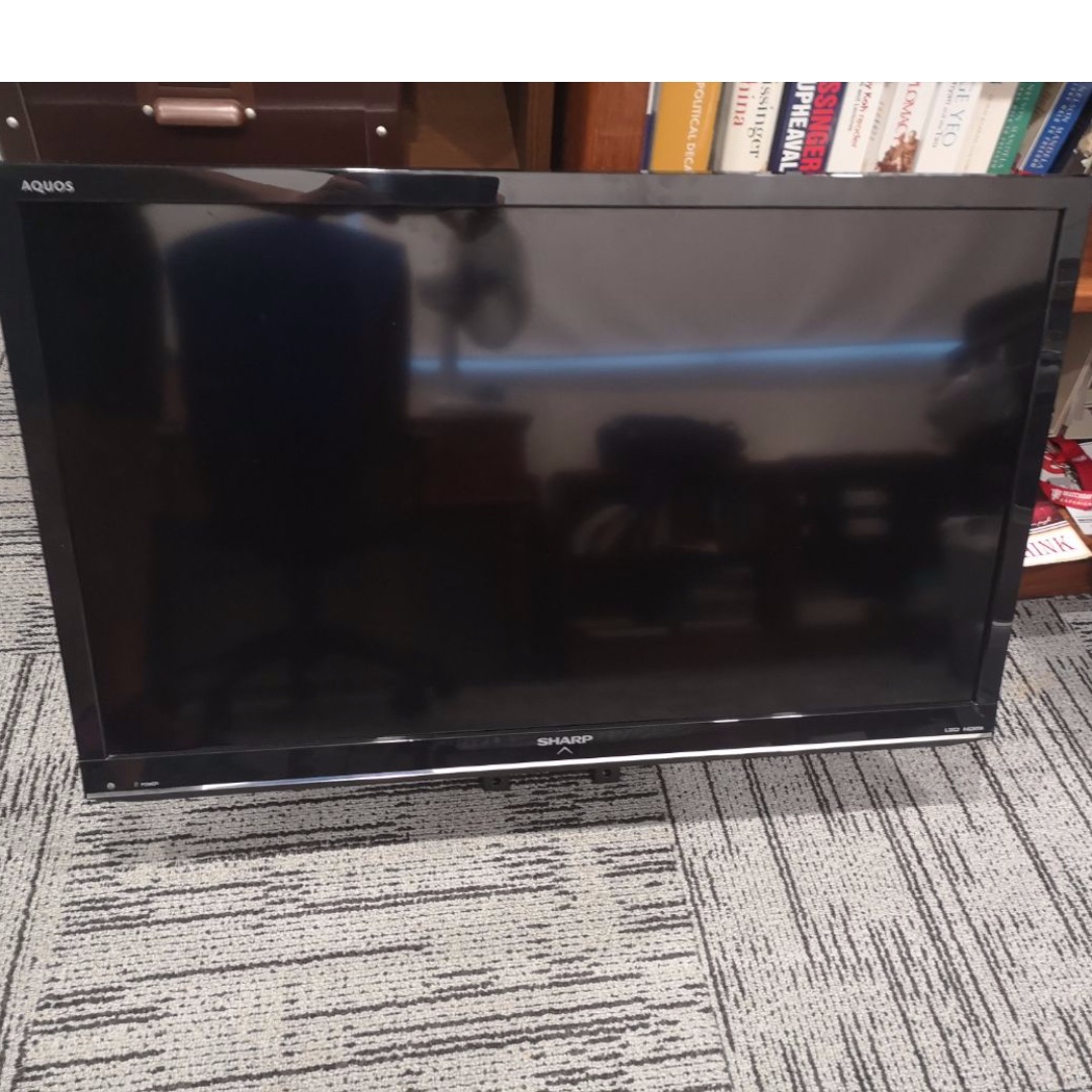 Sharp Aquos TV (32 Inch) (No Stand), TV & Home Appliances, TV
