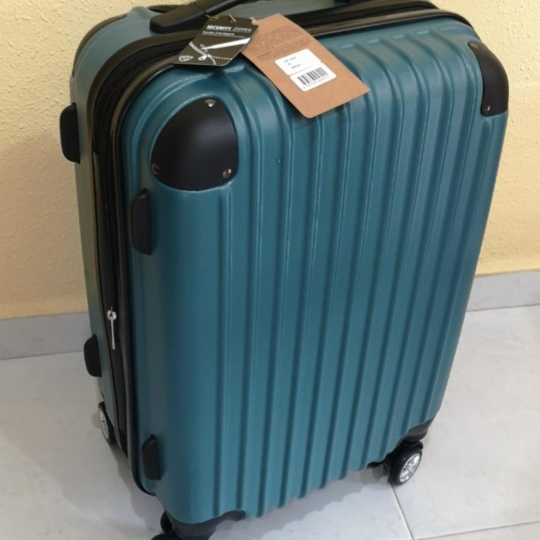 slazenger large suitcase