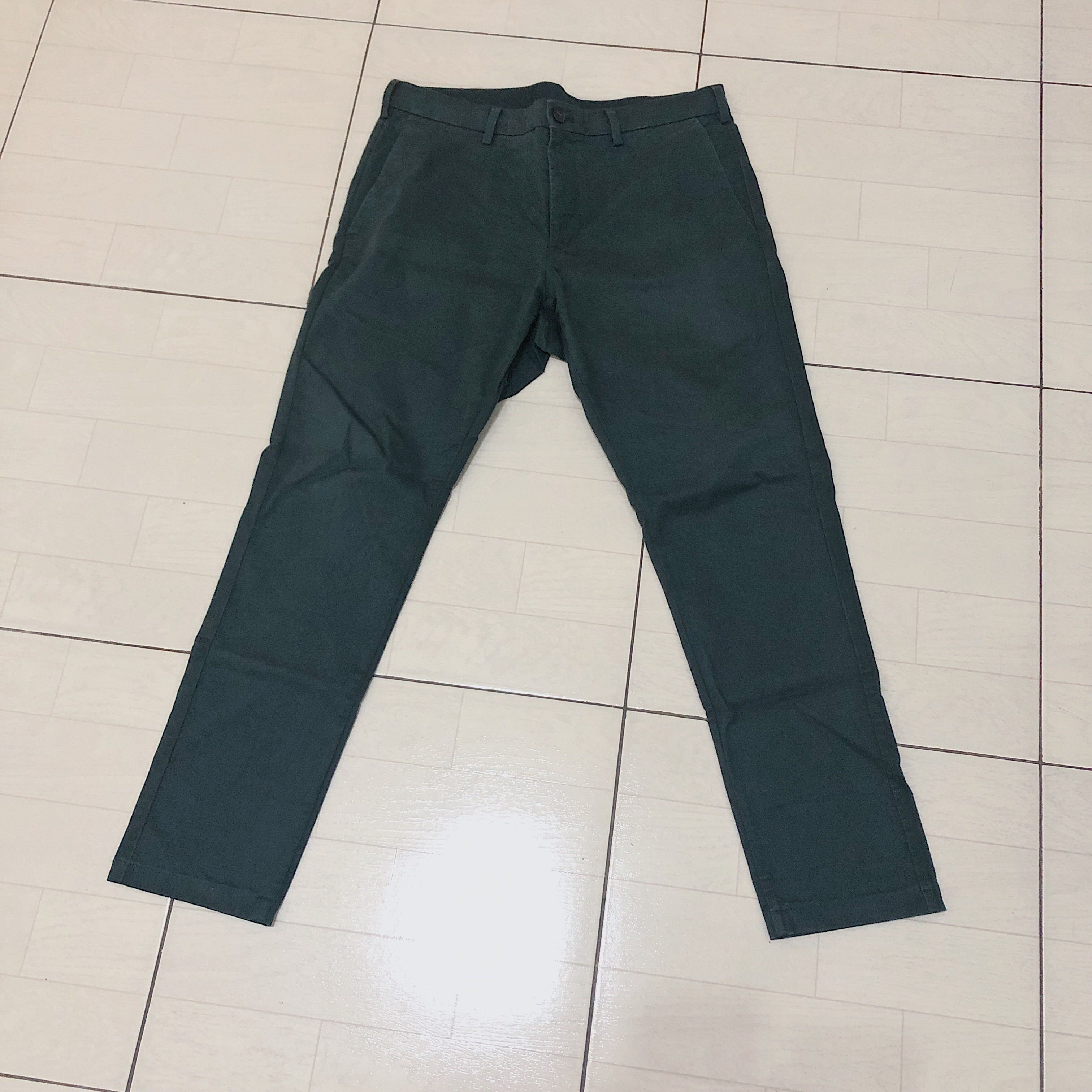 uniqlo olive chinos