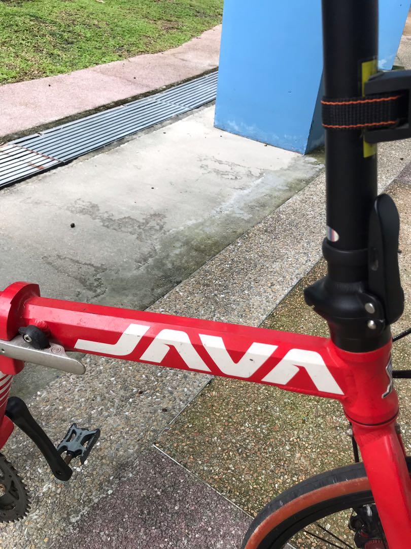 Upgraded Java Foldable Bike (Category: Bicycles) located in Singapore. Submitted by zipp_wheels (Listing ID 236508374, Image 3). Description: Italian Java Fit Foldable Bike 8 speed Shimano gears Disk brakes SR saddle Carbon pedals Whoever comes to sengkang first gets the bike This is not some polygon, trek, Merida, specialized, Cannondale, mongoose, BMC, Giant , yeti, Santa Cruz, dahon, tern, vert or other China mtb .