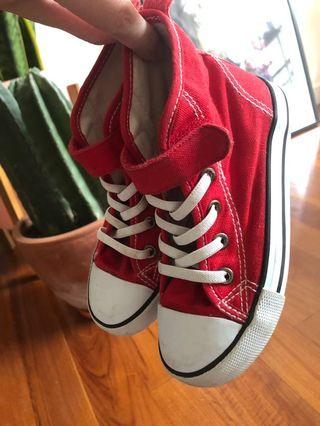 H&M KIDS - red converse look alike