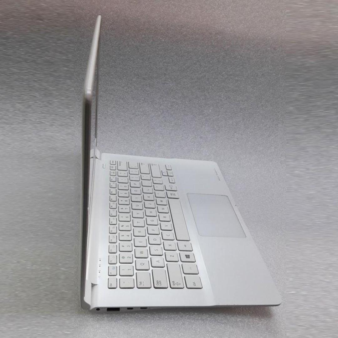 259 Samsung NP905S3G Preowned Intel Quad Core 1GHz with AMD Radeon HD 8250 Graphics