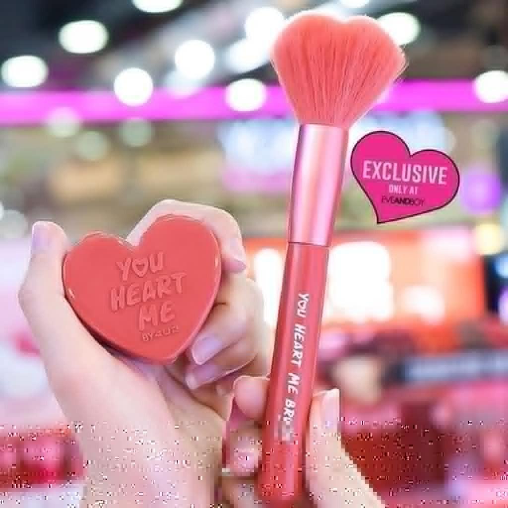 🇹🇭泰國4U2 You Heart Me Brush 心型化妝掃✨ 碎粉掃胭脂掃, 美容