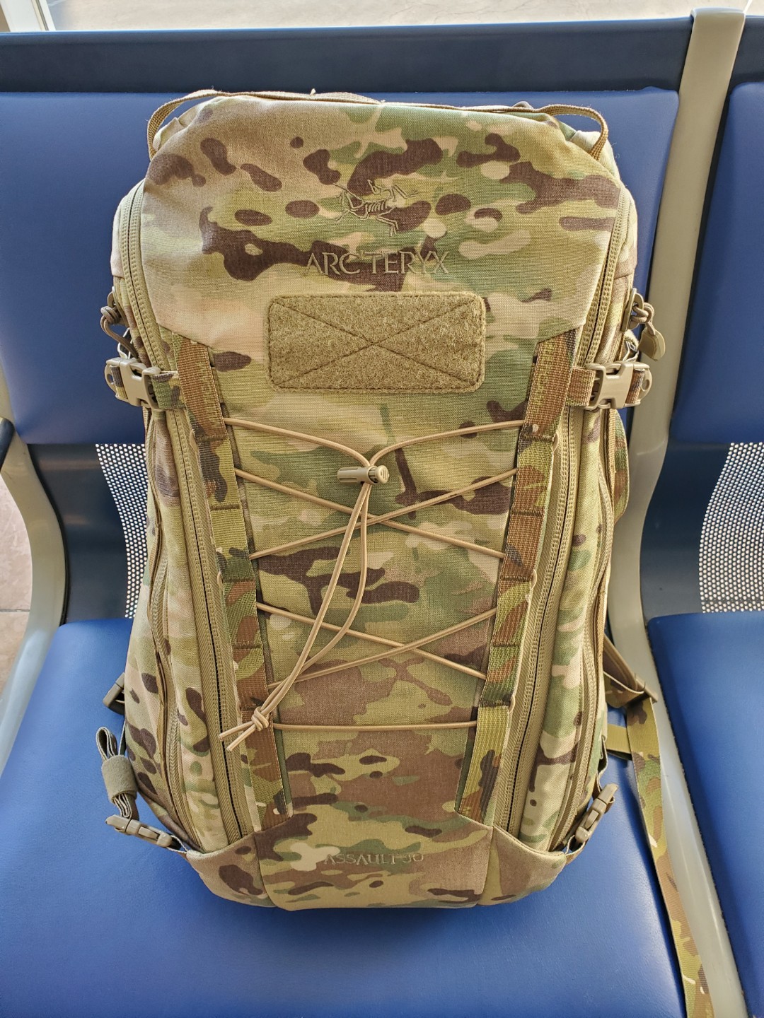 Arcteryx LEAF 軍版Assault Pack 30 Multicam, 男裝, 袋, 背包- Carousell