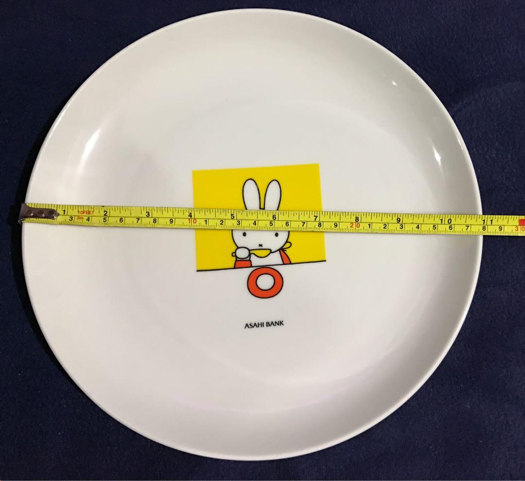 Big plates (Category: Dinnerware & Cutlery) located in Manila. Submitted by simplececile (Listing ID 236755597, Image 2). Description: Big ceramic plates 2 for 200 pesos.