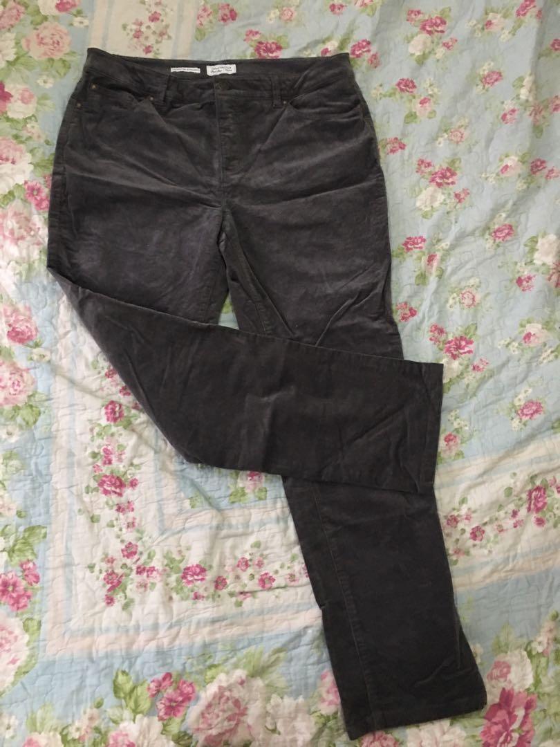 Charter club gray maong pants (Category: Traditional & Ethnic wear) located in Cainta. Submitted by dmc_95 (Listing ID 236745853, Image 1). Description: .