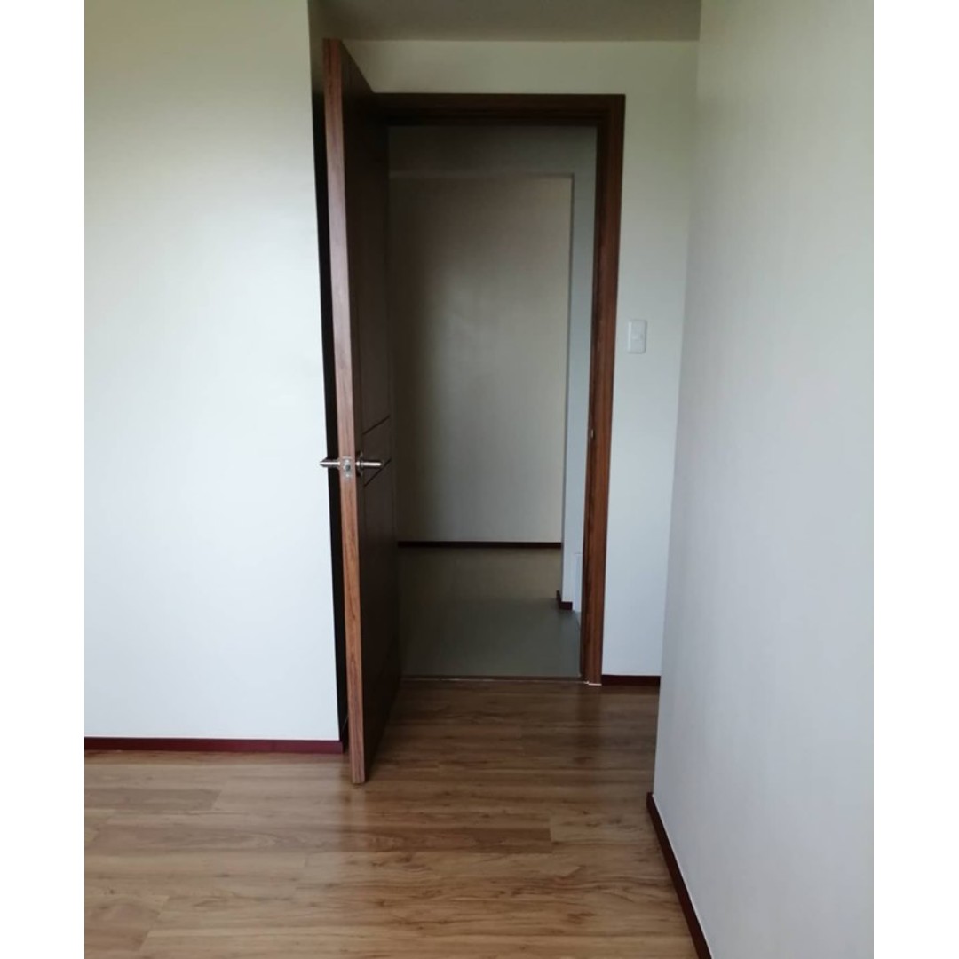 (Category: ) located in . Submitted by aya32 (Listing ID 236677268, Image 1). Description: .