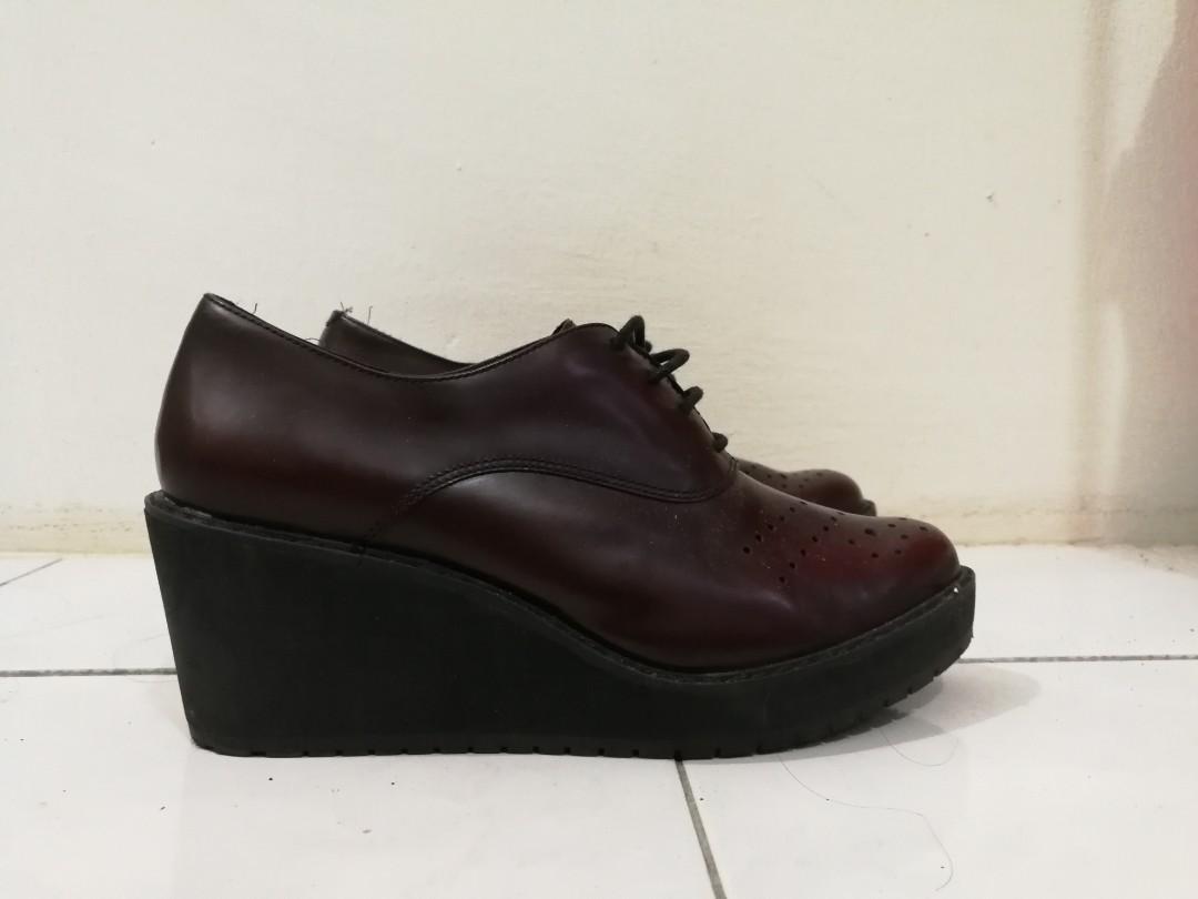 Clarks game oval discount