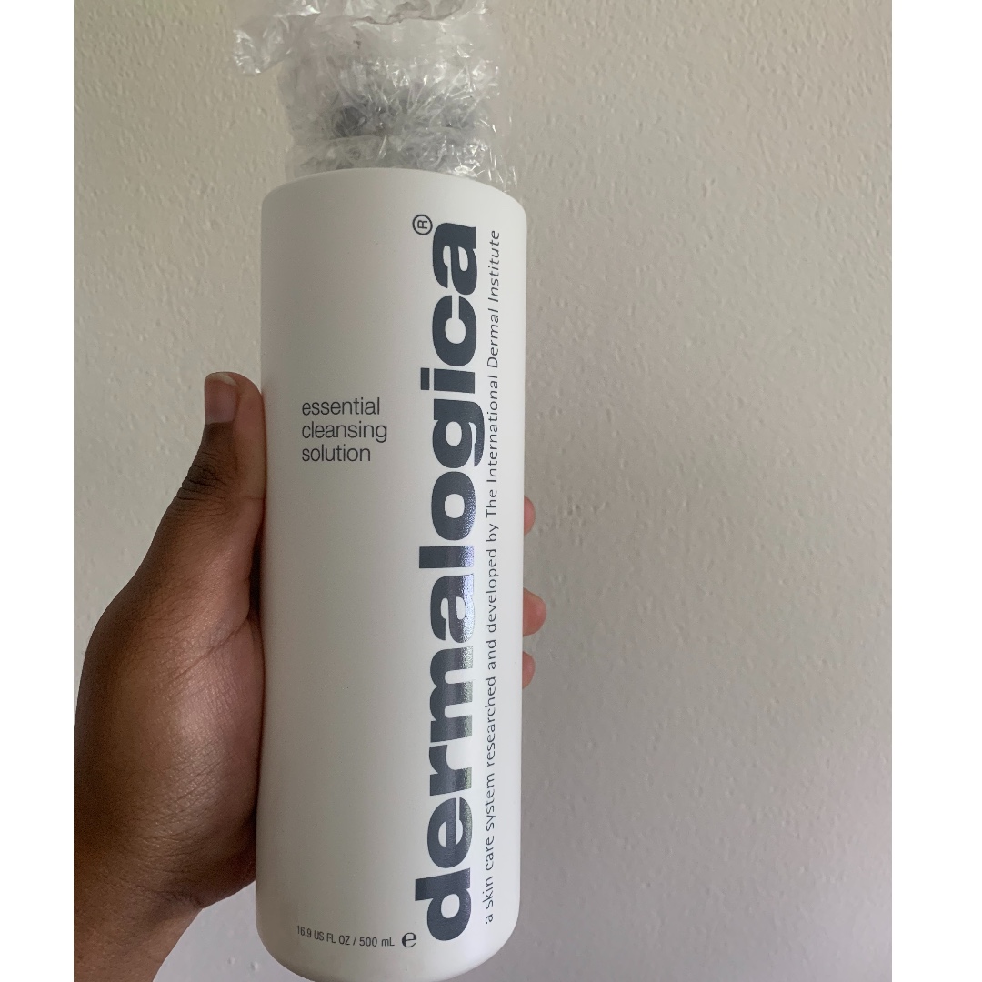 essential cleansing solution