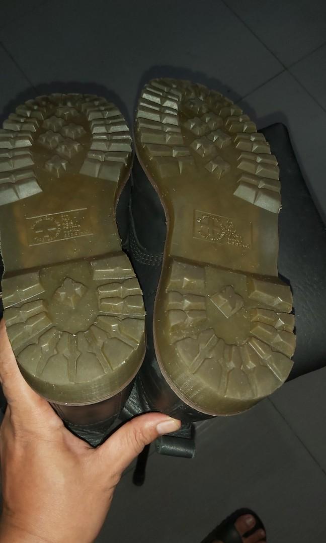 Doc martens DAMIAN (Category: Boots) located in Quezon City. Submitted by chaday19 (Listing ID 236702286, Image 3). Description: Good condition Puedeng swap sa 1460 na UK9 same condition din sana.