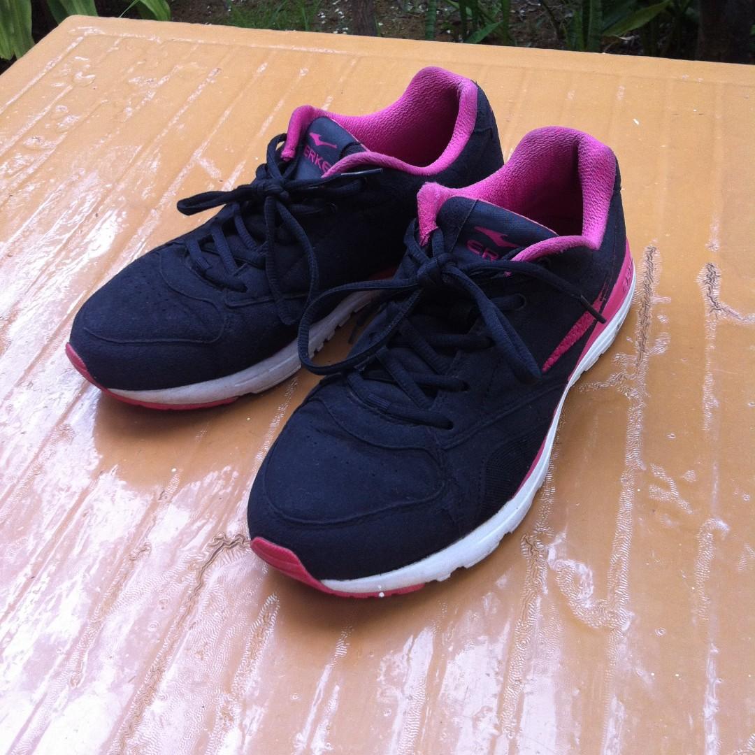 7.5 uk shoe size in us