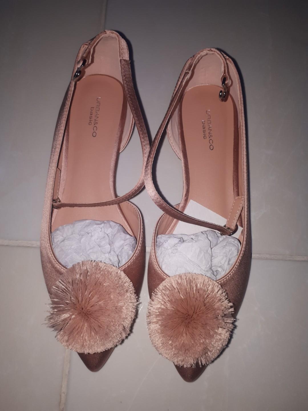 Flat Shoes Urban N Co Fesyen Wanita Sepatu Di Carousell