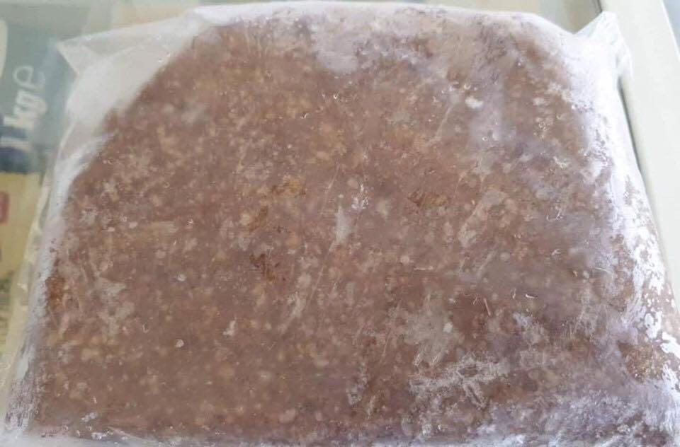 JB Patties (Category: Local Eats) located in Cainta. Submitted by thefoodfactorybyyumiko (Listing ID 236786021, Image 1). Description: Restocking 100kilos best seller "Jolly Patties". Reserved 60 kilos.. Avail 40 kilos na lang po.. Mabilis lang po maubos first come first serve na lang po.. For limited stocks only! ₱185/kilo We "DELIVER": *Inside Vista Verde Executive Village for “FREE”. *Meet-up @ 7/11 Vista Verde, Cainta. *Ship tru “Lalamove” wi