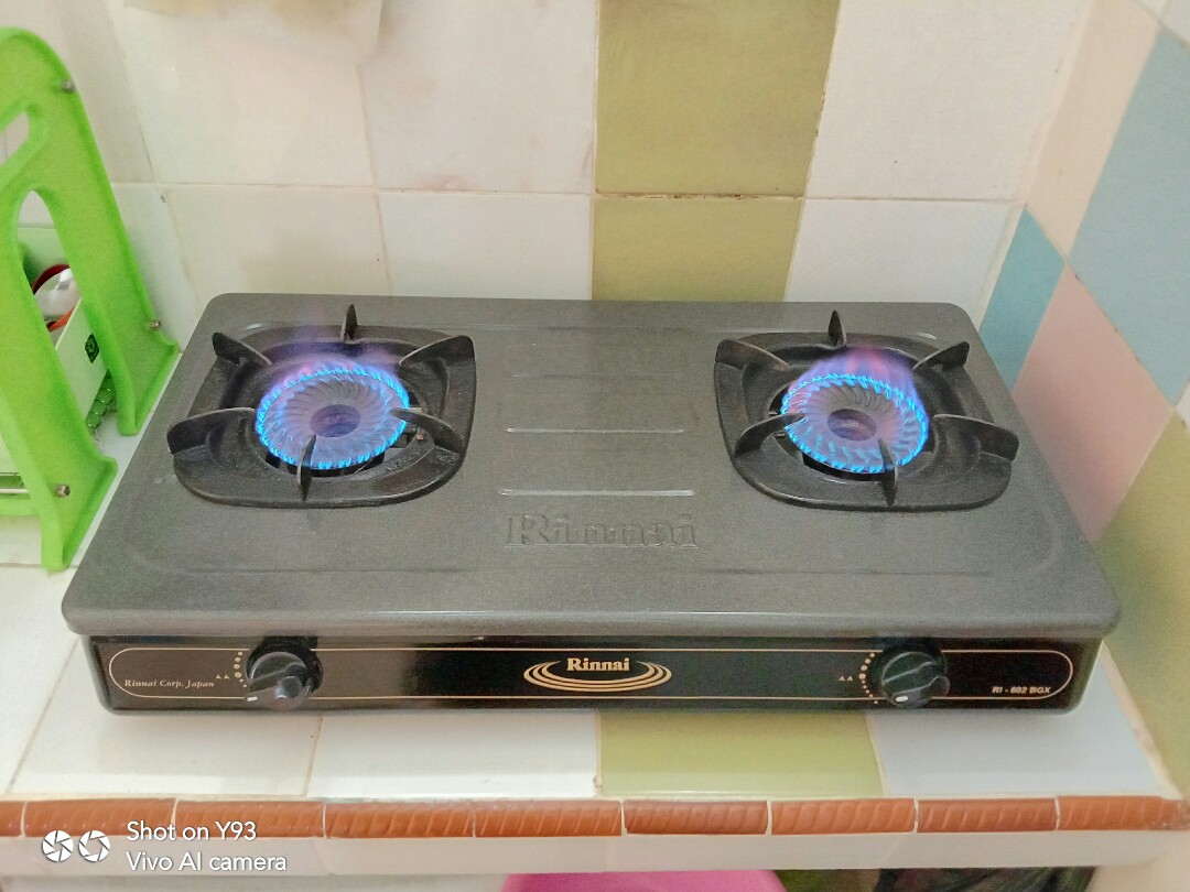 Kompor Gas Rinnai 602 BGX 2 Tungku, Api Tornado, Kitchen u0026 Appliances di  Carousell