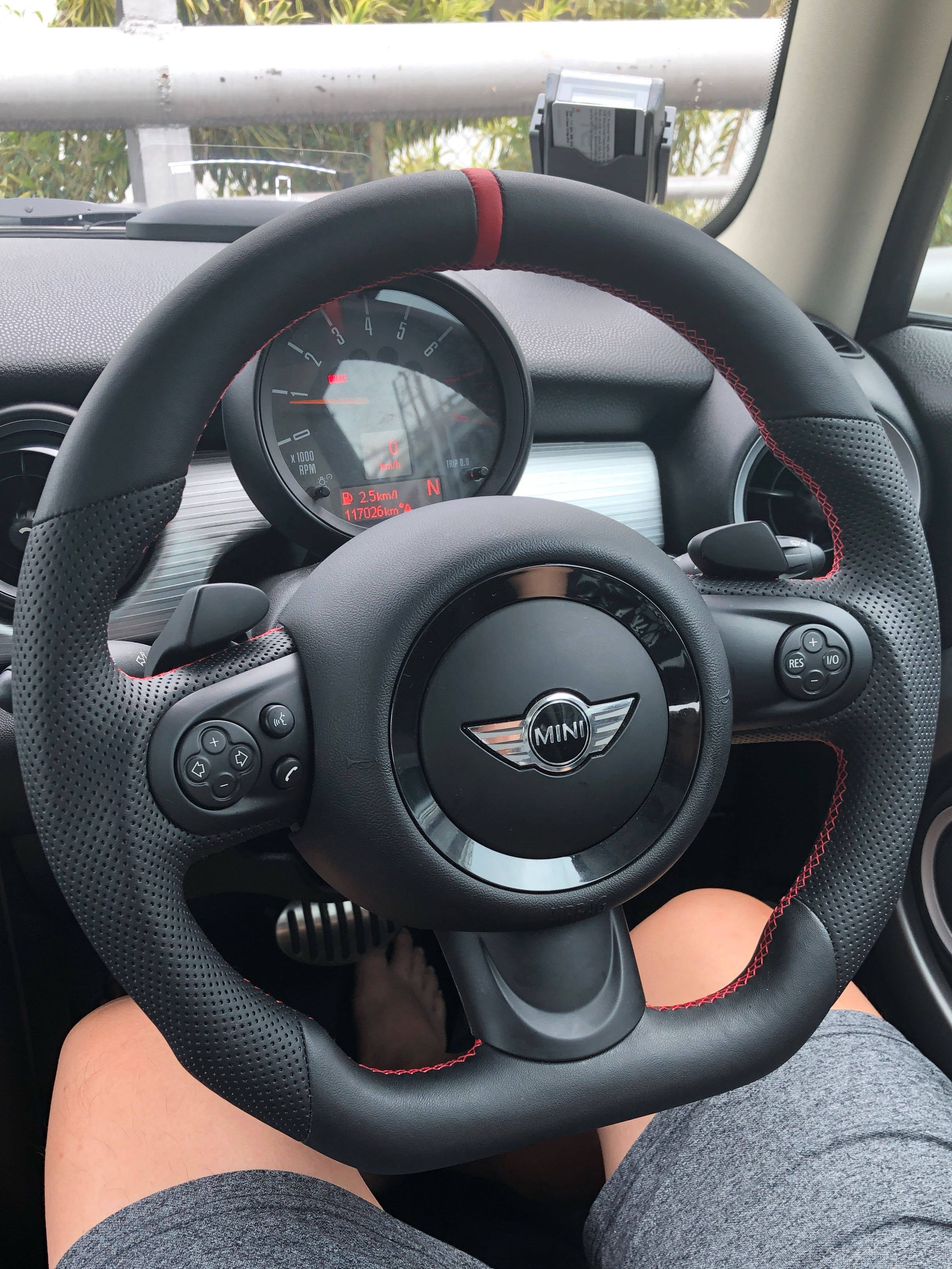 Mini cooper flat 2025 bottom steering wheel