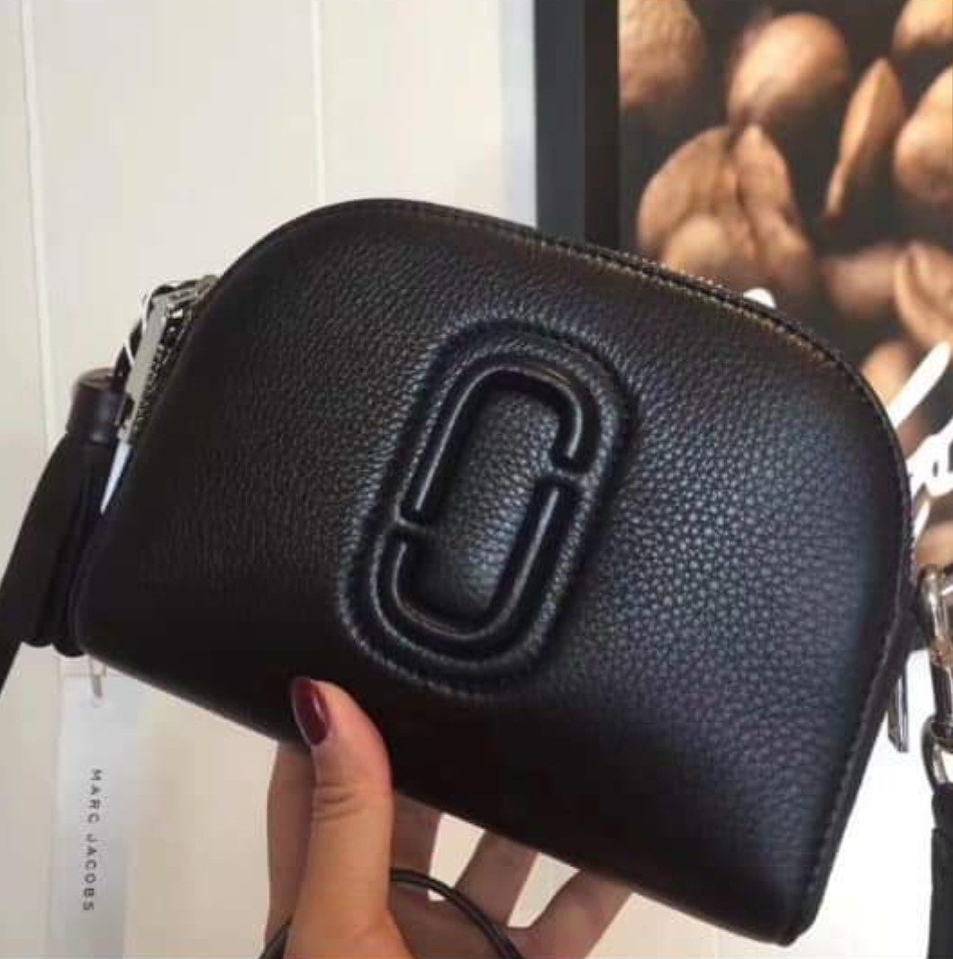 How to spot a fake marc jacobs shutter bag, Luxury, Bags & Wallets on  Carousell