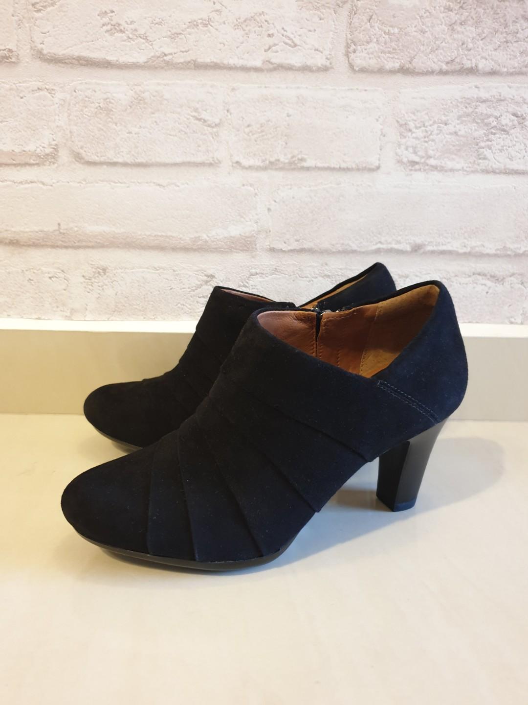 clarks ankle boots sale