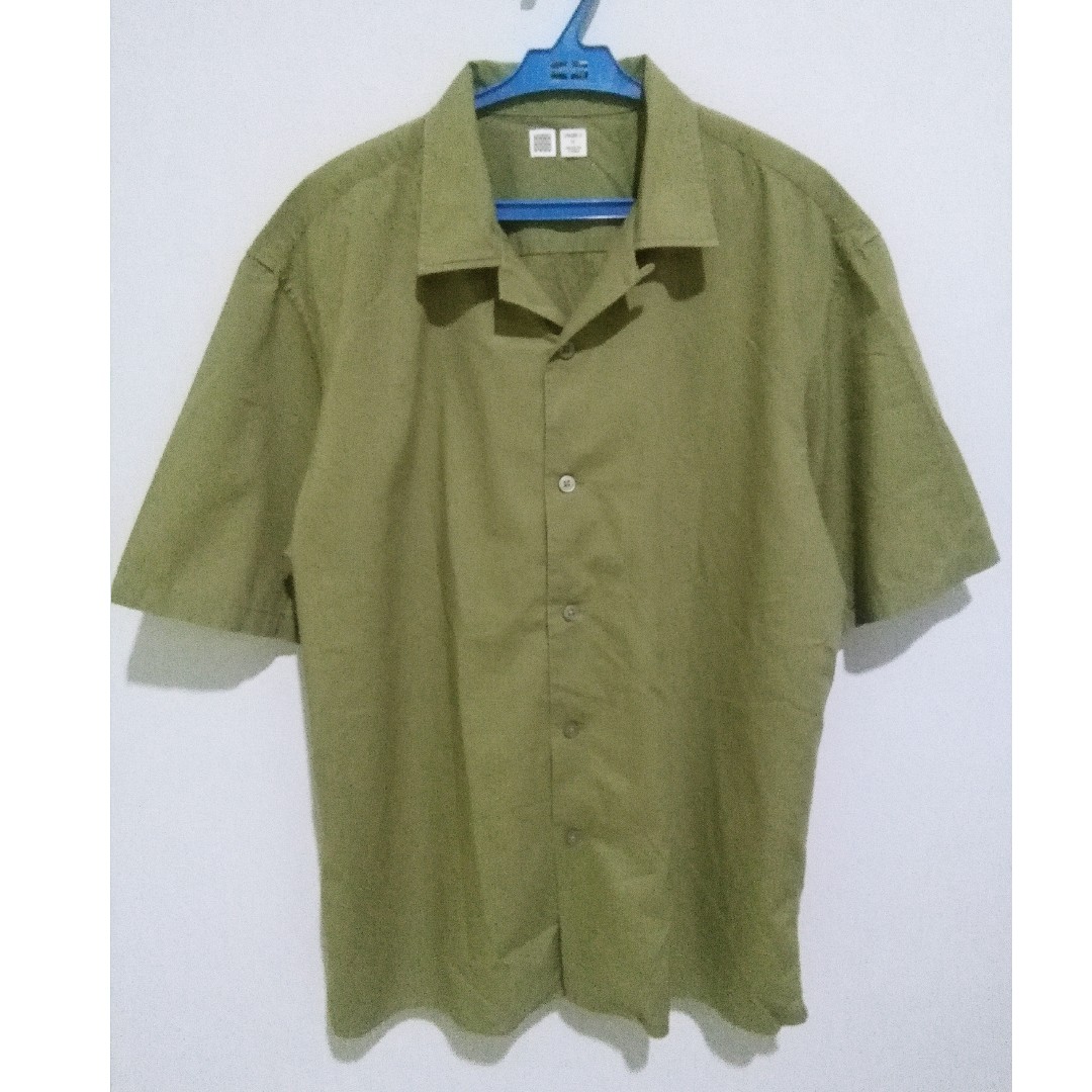 New Price Uniqlo U Open Collar Short Sleeve Shirt Men S Fashion Tops Sets Tshirts Polo Shirts On Carousell