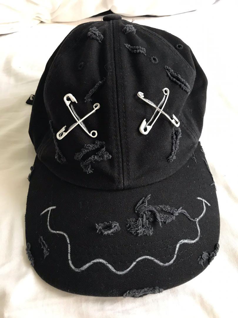 99%IS Ghost Cap, 男裝, 手錶及配件, 棒球帽、帽- Carousell