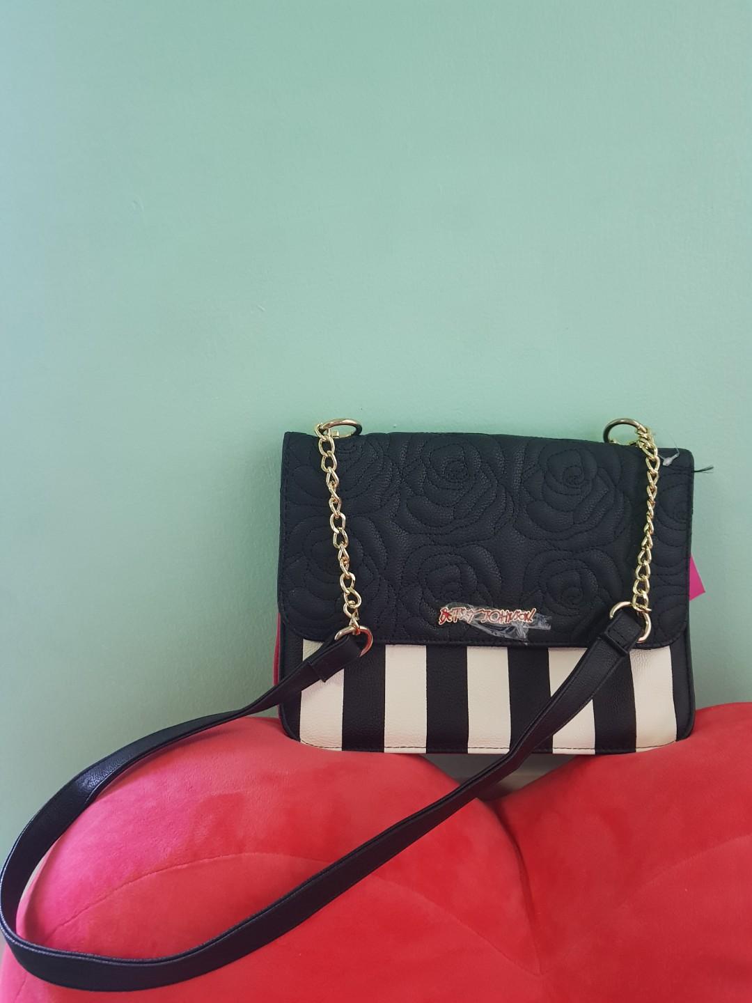 Betsey johnson top sling bag