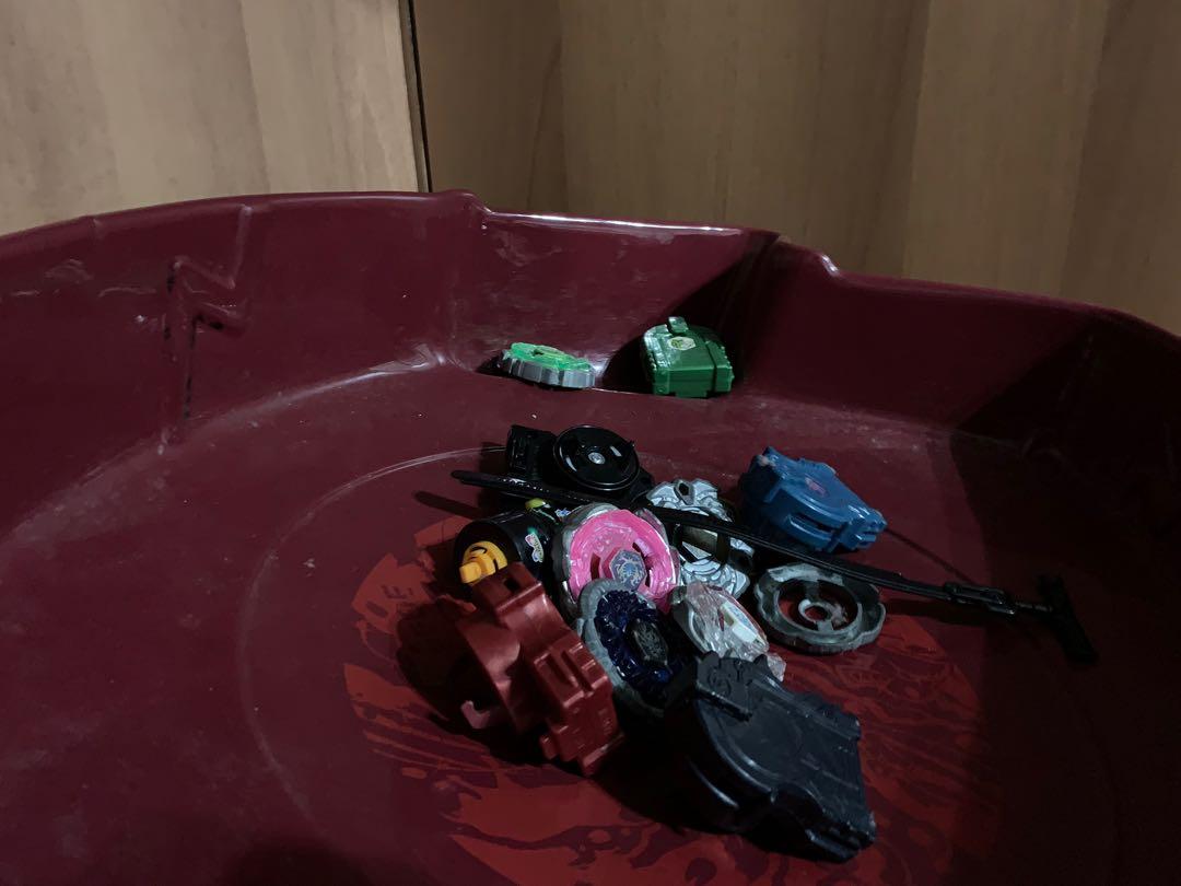 Beyblade Metal Fusion Stadium with multiple beyblades, Hobbies & Toys