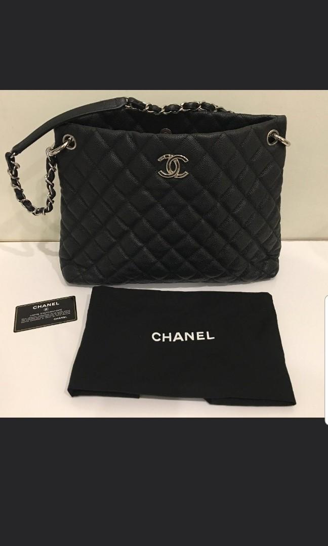 chanel caviar shoulder bag