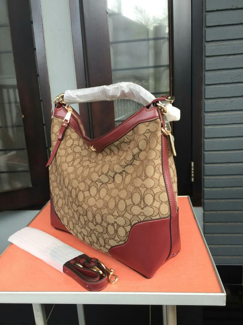 Coach Ivie Hobo In Signature Jacquard Barang Mewah Tas Dompet
