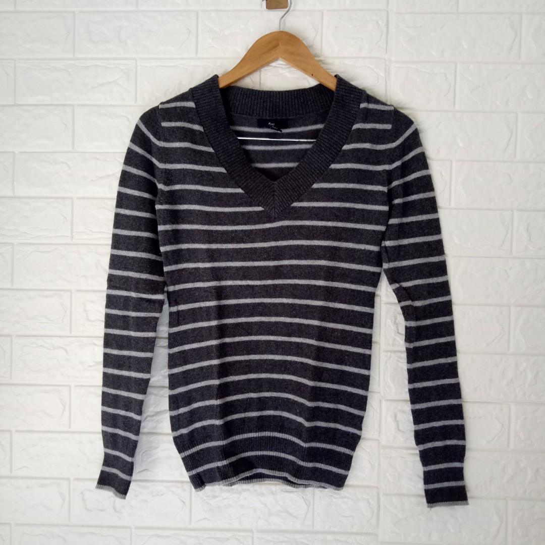 gap v neck sweater women's