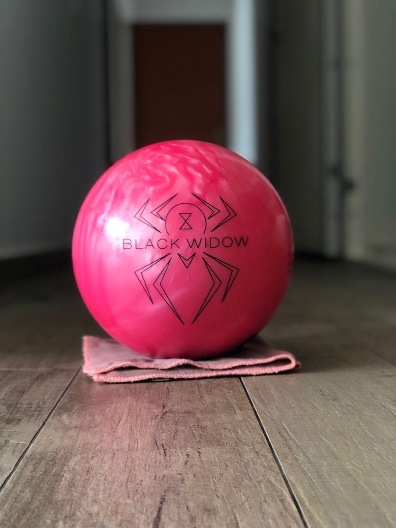 Hammer black widow pink bowling ball, Sports Equipment, Sports & Games
