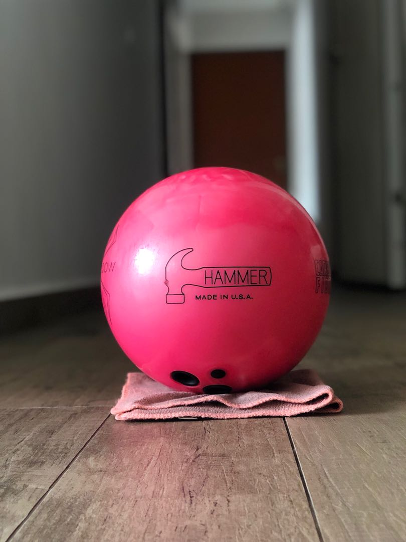 Hammer black widow pink bowling ball, Sports Equipment, Sports & Games