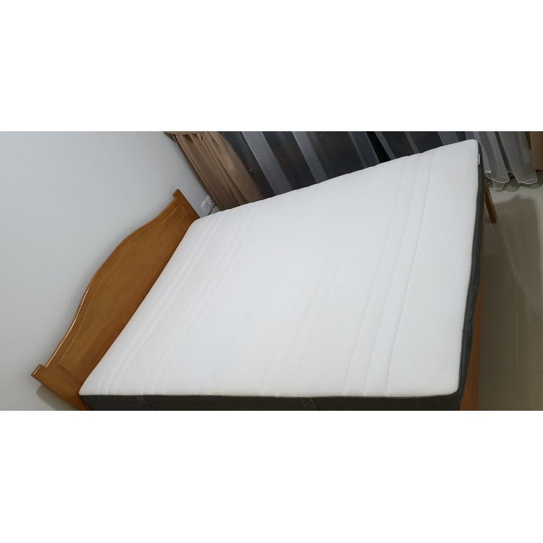 Hovag Queen Size Mattress For Sale Must Close Furniture Beds