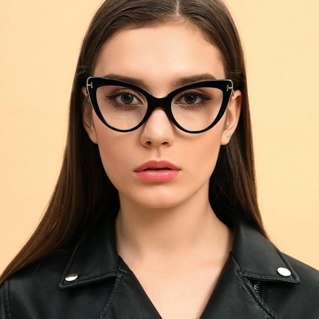 Black deals pointy glasses