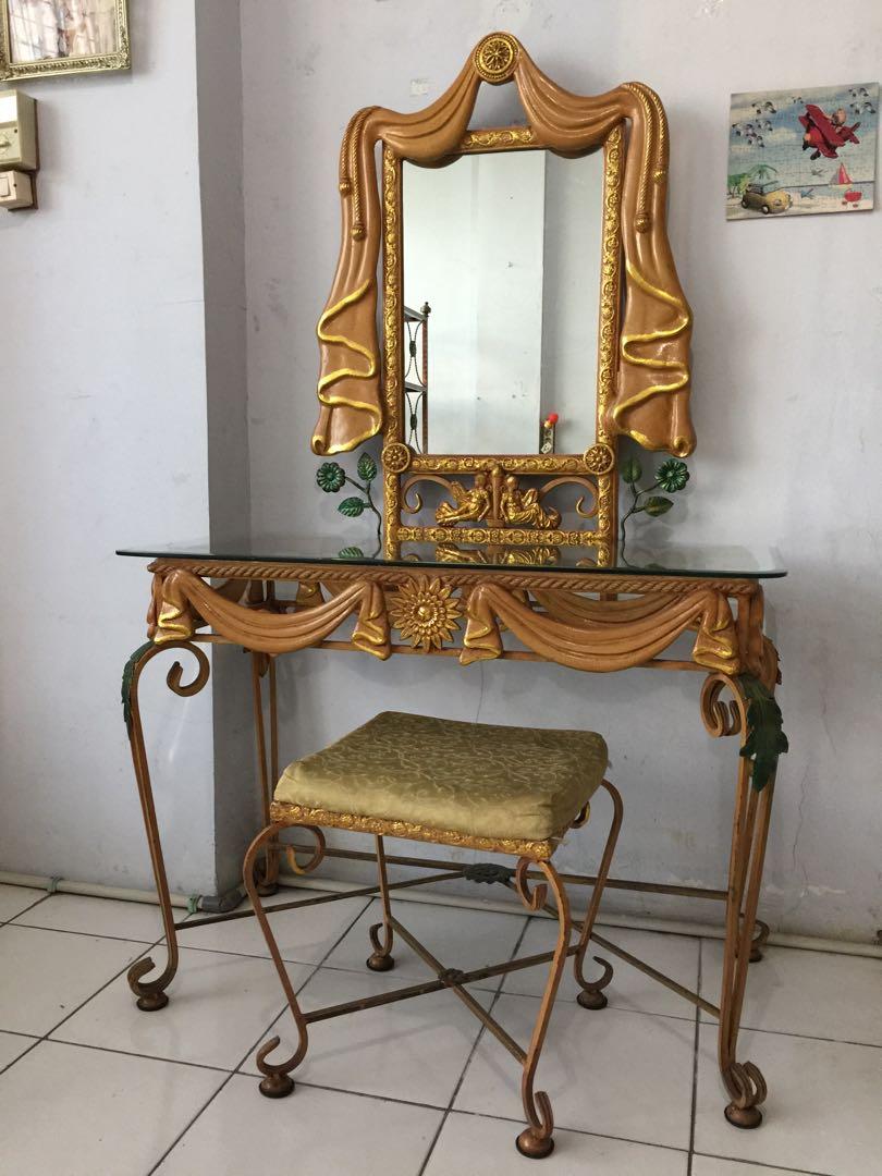 meja rias model versace besi tempa