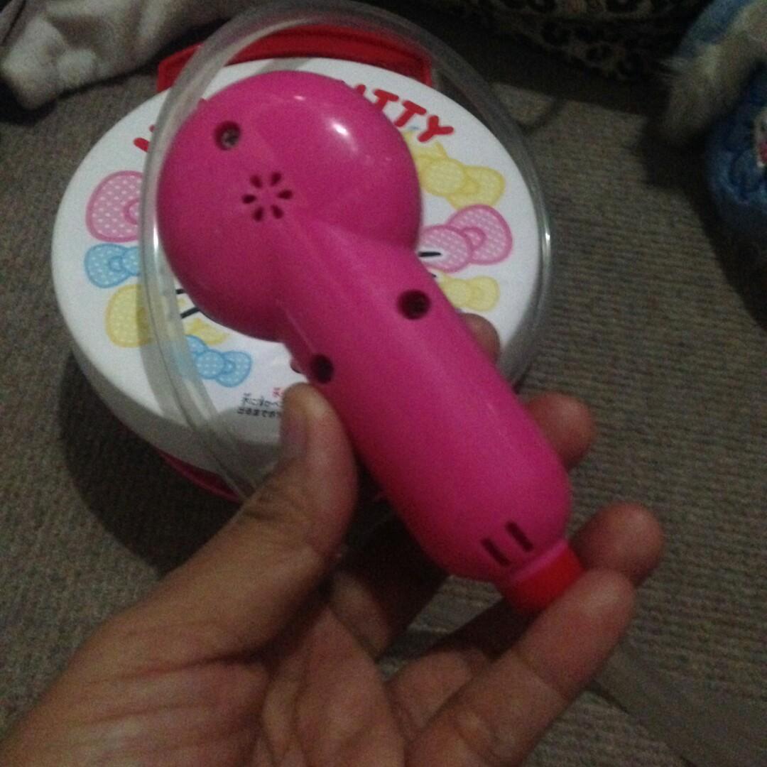 Sanrio Hello Kitty Bath Shower Toy (Category: Other Baby Bathing & Changing Needs) located in Quezon City. Submitted by bees.kitty (Listing ID 236829290, Image 3). Description: Sanrio Hello Kitty Bath Shower Toy from Japan (PRELOVED item) Very good working condition.. gumagana po sya kailangan lng po ng 2 size C batteries.. may konting putol po ung lagayan Ng shower head pero pwede pa din po sya gamitin (makikita po sa pics) ... :) #jansweldo #ca